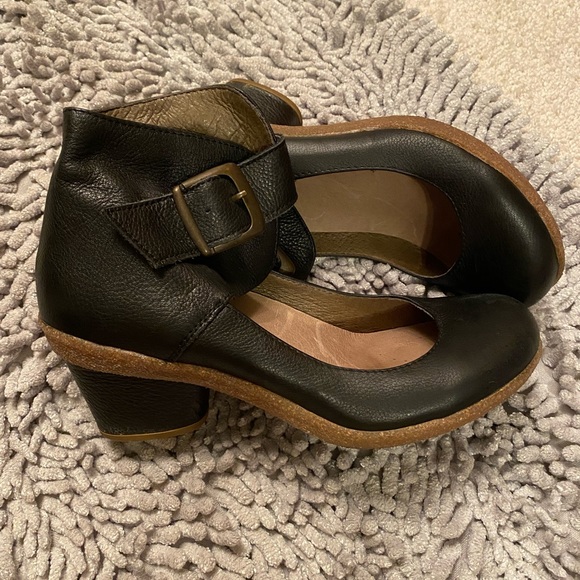 Roobins of Spain Leather Heeled Mary Janes - Picture 5 of 6